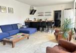 Location vacances Demigny - Maison élégante à Meursault avec jardin clos et cheminée-2