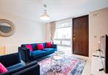 Location vacances  Irlande - Luxury Apt with Parking-3