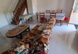 Location vacances La Castanalona - Maison conviviale avec jardin à Raslay, 80 m²-2