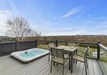Location vacances Narberth - Petite Retreat - Lovely Pod with Hot Tub-3