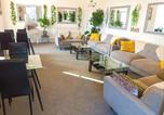Location vacances Torquay - Riviera Retreat 10 bedrooms 10 bathrooms, Torquay near beach, 24 people-1