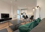 Location vacances Bracknell - Modern 2 bed with parking - Grand Exchange, Brackn-1