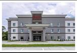 Hôtel Baytown - Redwood inn & Suites Crosby-1