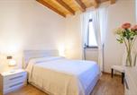 Location vacances Caprino Veronese - Villa Bevilacqua Nuovo bilocale modernopiscina-3