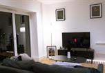Location vacances Birmingham - Charming 2-Bedroom Apartment in West Midlands with Modern Amenities-2