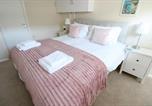 Location vacances Cowes - Penderic - 3 Bedroom Cowes Stay with Balcony & Panoramic Solent Views Close to Shops, Cafés, Sailing Clubs & Beach-2