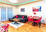 Location vacances  Guca - Royal Apartman-1