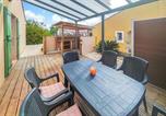 Location vacances Paraza - Cozy Home In Pouzols-Minervois-3