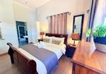 Location vacances Pretoria - Kniff un Gaffel Guest House-1