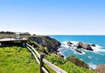 Location vacances Upper Lake - Oceanfront Elk Cottage - Deck Views & 7 Acres-1