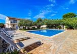 Location vacances Beaucaire - Côté Oliviers 6p - Appt avec piscine partagée-1