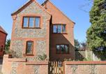 Location vacances Mundesley - Flintstone Cottage-2