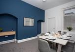 Location vacances  Gare de Sunderland - Vacant Nests The Freda Cozy 3br Free parking-2