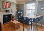 Location vacances Winchester - Historic Winchester Apartment-1