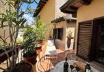 Location vacances Pescia - Terrazza Giuliana, charming Tuscan townhouse with sunlit terrace-3