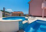 Location vacances Klenovica - Apartments in Klenovica 39121-2