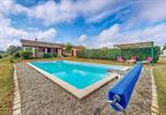 Location vacances Roussines - Stunning Home In Ecuras With Private Swimming Pool, Can Be Inside Or Outside-1