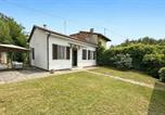 Location vacances  Province d'Asti - 2 Bedroom Beautiful Home In Cortazzone-1