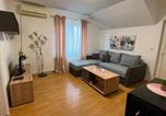 Location vacances Zemun - Apartman Flora-1