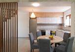 Location vacances Podbablje - Lovely Home In Zmijavci With Private Swimming Pool, Can Be Inside Or Outside-3