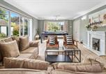 Location vacances  Gare de Sutton Coldfield - Spacious 6br Villa in 32 Le More Birmingham with Free Onsite Parking-1