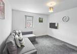 Location vacances Loftus - 2-Bedroom Serviced Apartment in Skinningrove 6-3