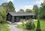 Location vacances Stege - Awesome Home In Stege With Kitchen-1