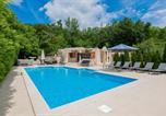 Location vacances Imotski - 6 Bedroom Nice Home In Krivodol-2