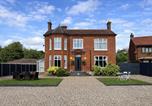 Location vacances Marsham - Spacious Buxton house with hot tub and pool table-1