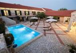 Location vacances Poličnik - Villa Dvori Jokic-1