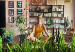 Location vacances Châu Dôc - Here Library - A wooden home by the river with a library-4