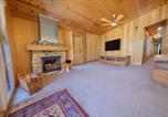Location vacances Pahrump - Adventure Hideaway I 4br Cabin with Mountain Charm-2