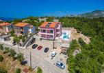 Location vacances Klenovica - Apartment Black@white-4