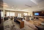 Hôtel Somerset - Courtyard by Marriott Somerset-4
