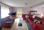 Location vacances Aire-sur-la-Lys - 4 Bedroom Lovely Home In Roquetoire-2