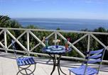 Location vacances  table mountain - Cape Rose Cottage Penthouse in Camps Bay-2