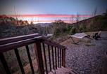 Location vacances Sylva - Smoky Mountain Mist, Tiny House, Custom Log Cabin-2