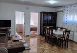 Location vacances  Donji Petrovci - Apartman-Stan na dan Stara Pazova-1