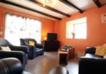 Location vacances Villeneuve-d'Allier - Charmant gîte rénové, 3 chambres, cheminée, terrasse et jardin, proche Brioude et sites touristiques. - Fr-1-582-231-4
