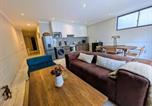 Location vacances Le Cap - Stylish Cape Town City Apartment Work & Play-1