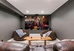 Location vacances Victor - Huge Chalet Theater Hot Tub Gym-2