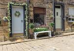 Location vacances Haworth - The Snug on the Cobbles-1
