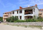 Location vacances Cres - Apartments with parking space Cres - 7983-1