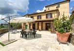 Location vacances Volterra - Stunning Home In Mazzolla With House A Panoramic View-1