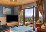 Location vacances Pendine - Bay View - holiday cottage by the sea with stunning views-3