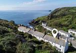 Location vacances Veryan - Lobster Pot Portloe views of the village and sea-1