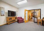Location vacances  Quechee Gorge - Highridge A3 Ultimate Mountain Getaway 3-Bedroom Retreat with Fireplace, Hot Tub & Pool-2