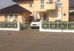 Location vacances Rust - Gästehaus Tante Tienchen 7 Minuten zu Fuss zum Europa Park , plus kostenloses Parkplatzticket Rulantica ,alle unsere Suiten haben einen Balkon-3