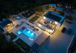 Location vacances Imotski - Villa Begovina with a private pool, Hot-Tub, 4 bedrooms-1