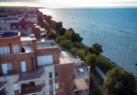 Location vacances Balatonalmádi - Galerius Golden Beach Apartment-1